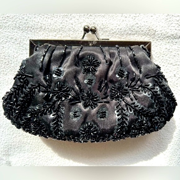 Vintage Beaded /Sequined Handbag Clutch Purse with 2 Detachable Chain Straps - Picture 4 of 11